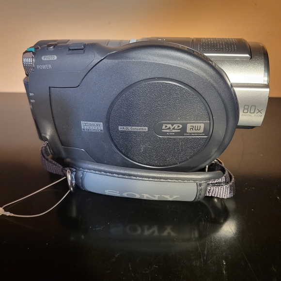 Video camera - Picture 3 of 6